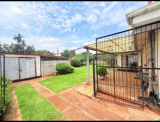 3 BEDROOM HOUSE FOR SALE IN VANDERBIJLPARK CW 1